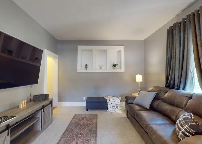 The Beaumont House Holiday home Greenville